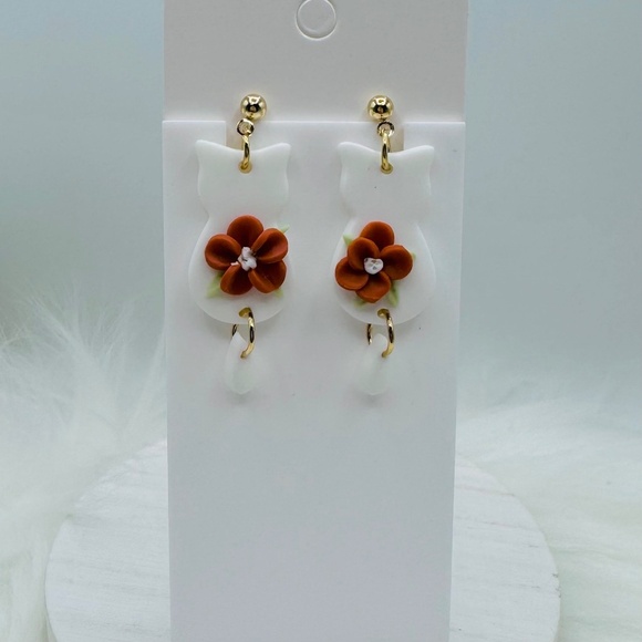 Cute White Cat Polymer Clay Dangle Earrings - Picture 4 of 4